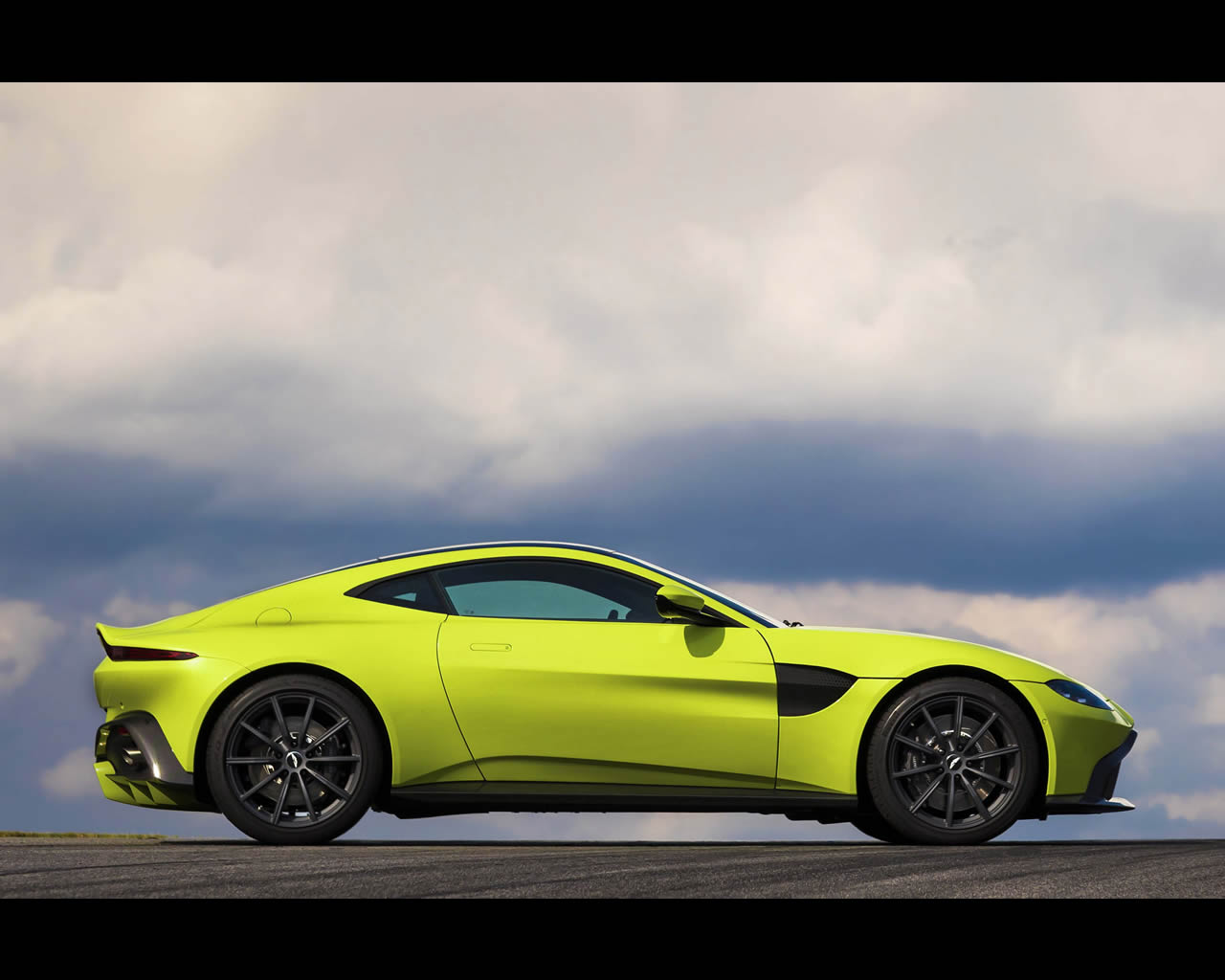 Aston Martin Vantage 2018 Aston Martin Vantage 2018