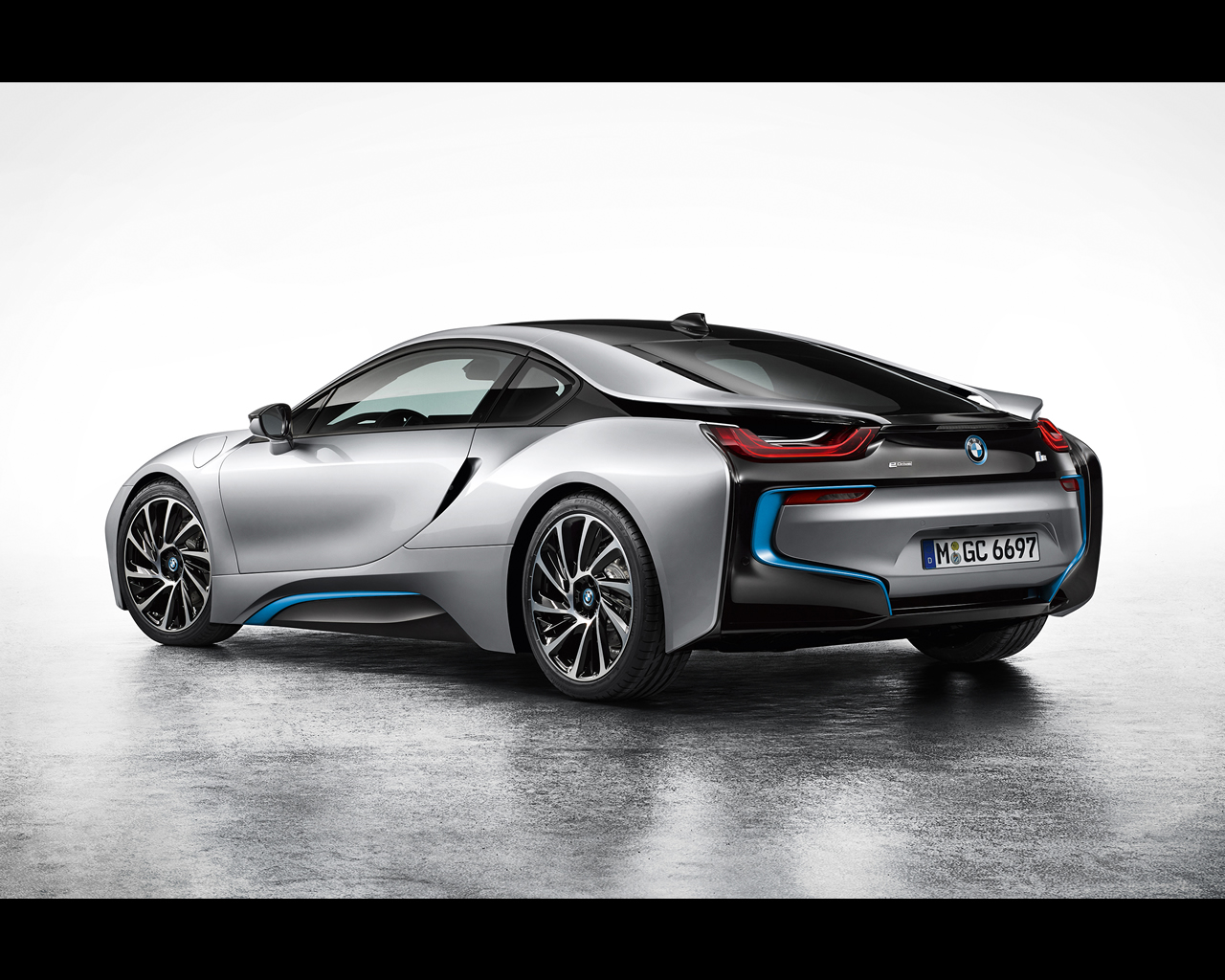 Bmw i8 plug in hybrid sports car #2