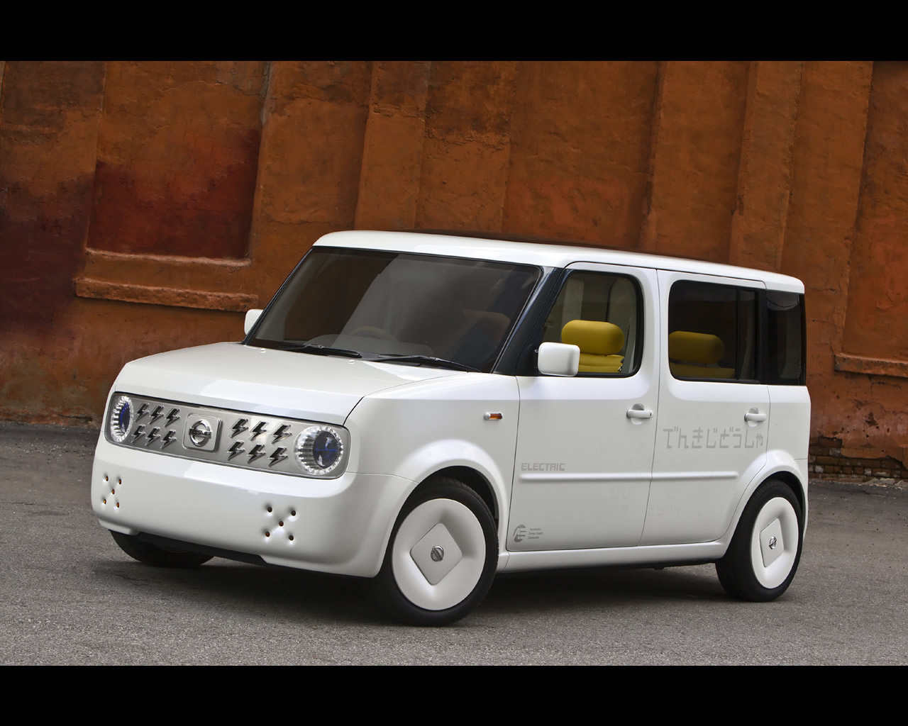 Nissan cube electric car