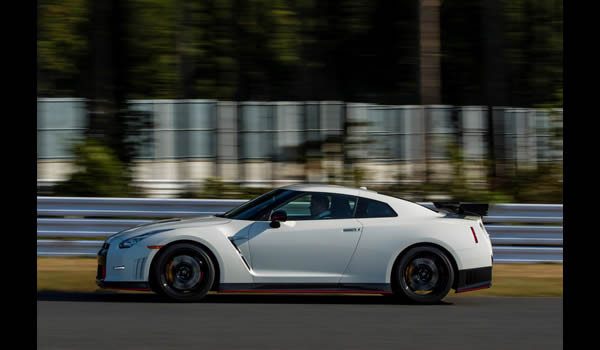 Nissan GT-R-Nismo 2014 7