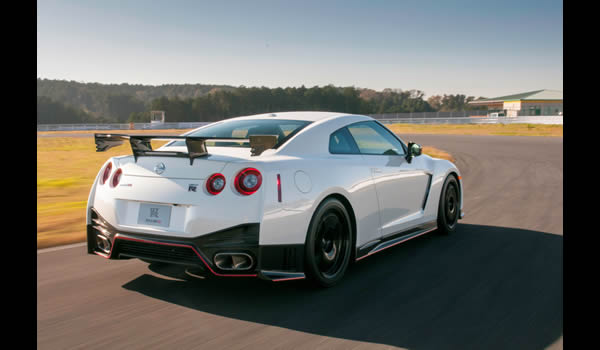 Nissan GT-R-Nismo 2014 8