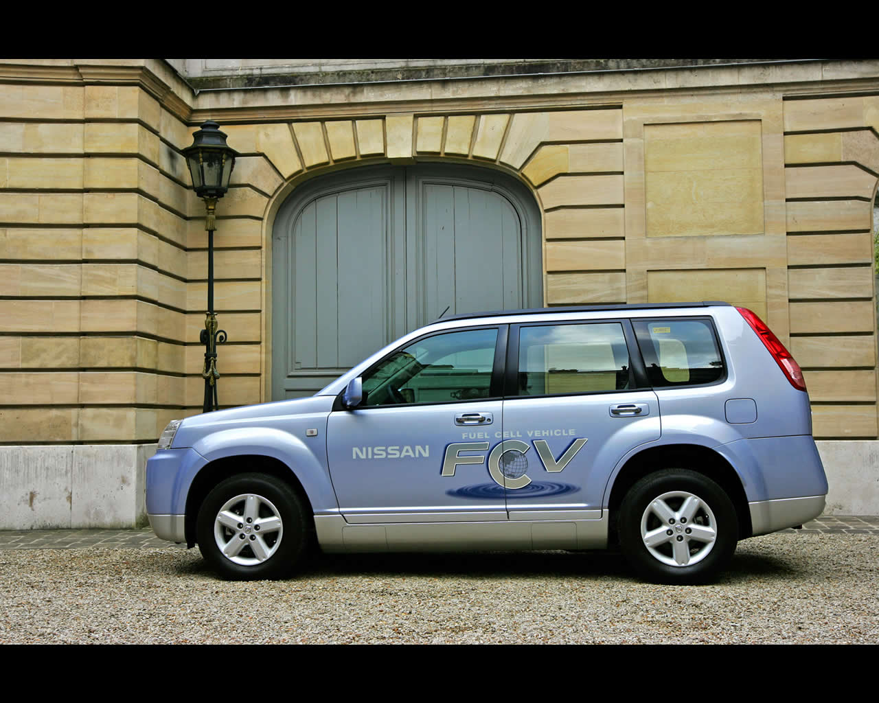 Nissan hydrogen fuel cell car #9