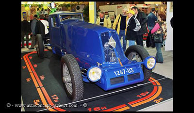 RENAULT 40 CV des Records - Rétromobile 2003